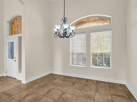 3rd image of 9907 Heritage Waters Ct