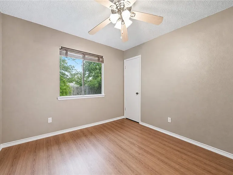 1107 Winecup Cir — Photo 19