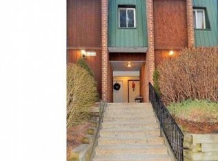 1010 Meadowview Ln, Mont Clare, PA 19453