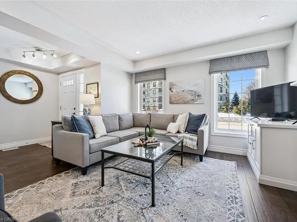 635 Saginaw Pkwy #54, Cambridge, ON N1T 0C1