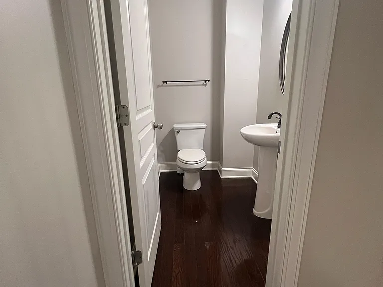 740 Middleton Pl — Photo 7