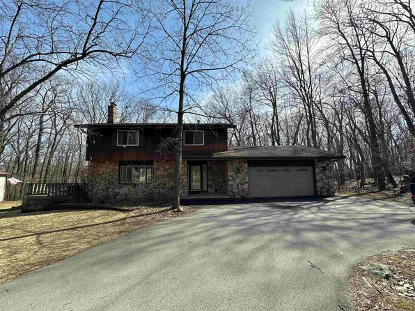 E2315 Woodridge Dr, Waupaca, WI 54981