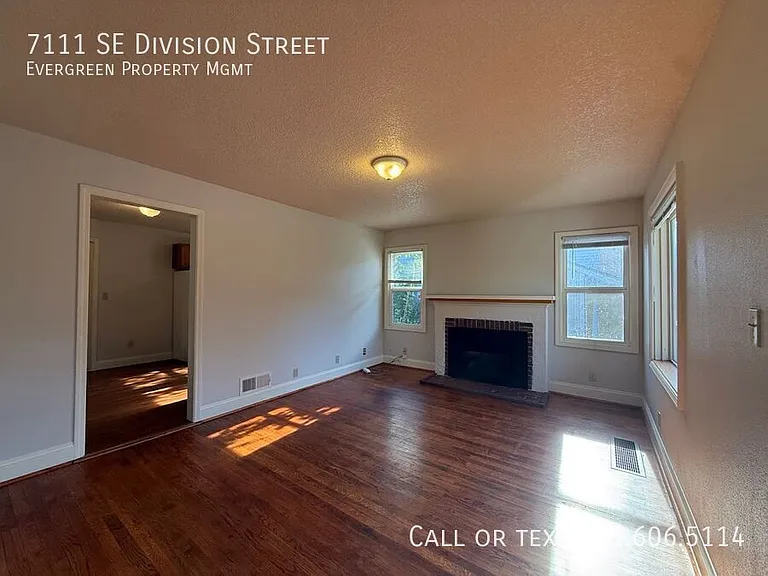 7111 SE Division St — Photo 6