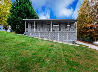 3209 Arthur Walker Rd, Maryville, TN 37803