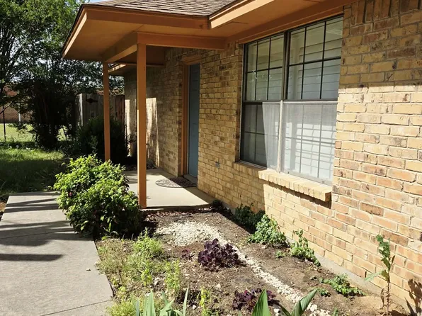 722 S Church St, Pilot Point, TX 76258