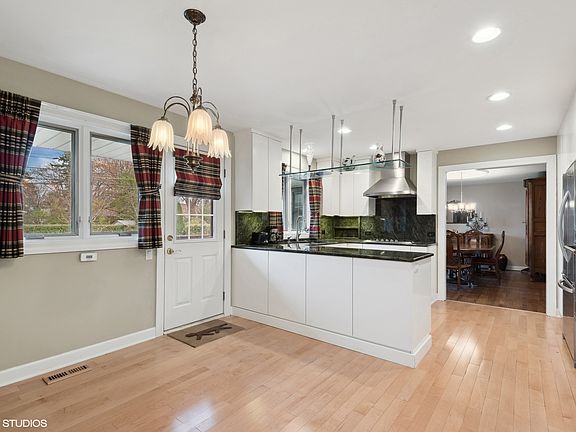 4th image of 6453 N Kilpatrick Ave