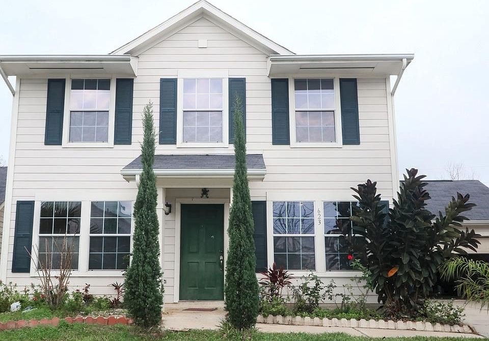 1st image of 623 Remington Heights Dr