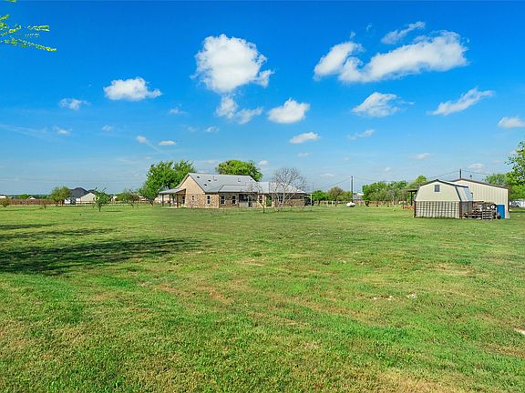 5th image of 1230 Sweet Springs Rd