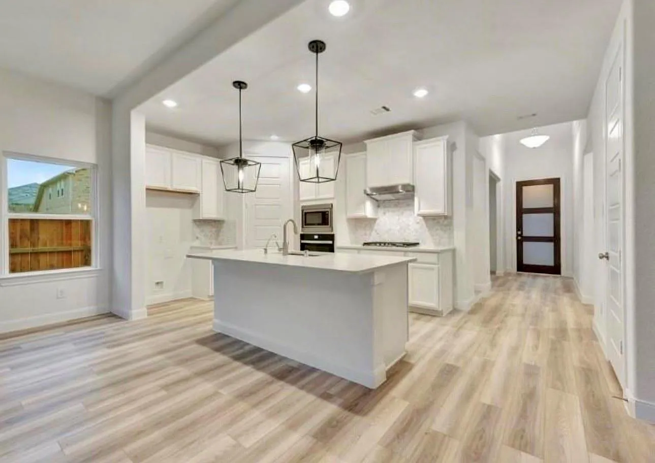 4 bed, 3.5 bath, 2823 sqft, $3,500 — Photo 4