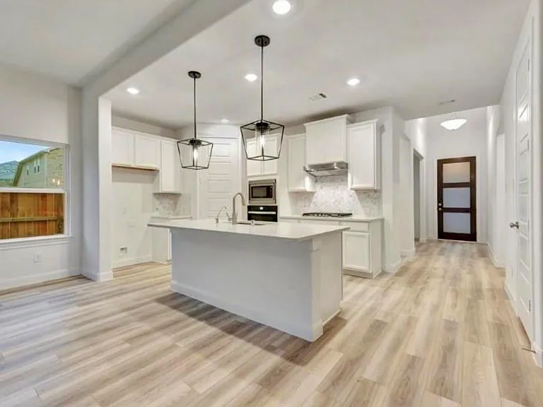 1927 Darlington Oak Dr — Photo 4
