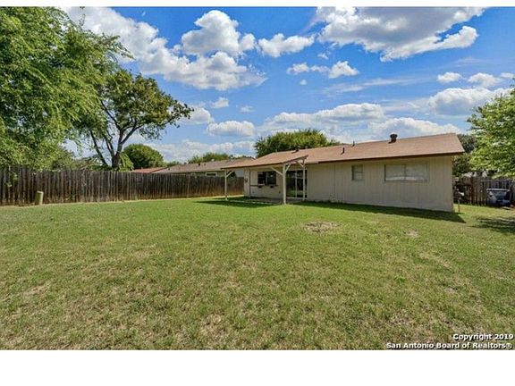 4th image of 5919 Cliff Trail Dr
