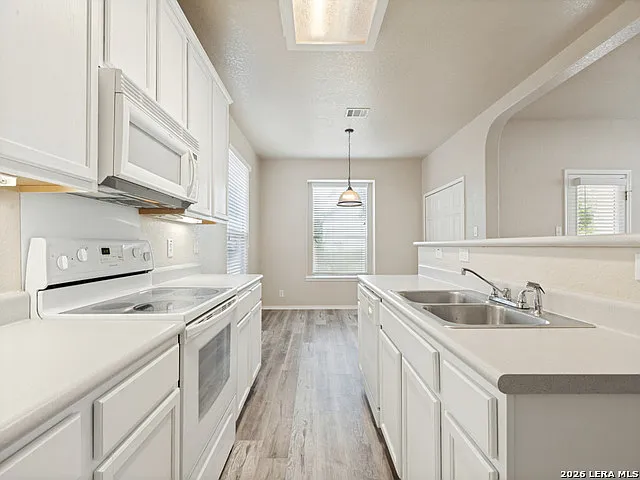 6607 Biscay Bay — Photo 5