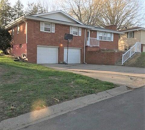 4th image of 1600 Safari Dr