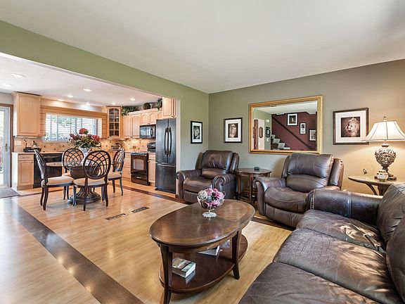 3rd image of W165N11572 Abbey Ct #4