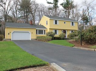 25 McIntosh Rd, Chelmsford, MA 01824