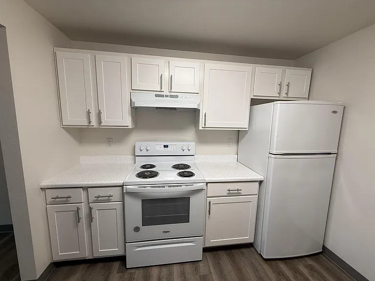 London Pointe Apartments — Photo 9