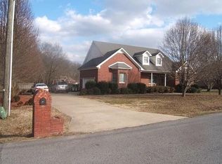 13 Brown Creek Dr, Fayetteville, TN 37334