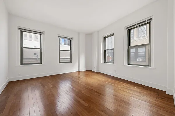 Rented by Compass | media 7