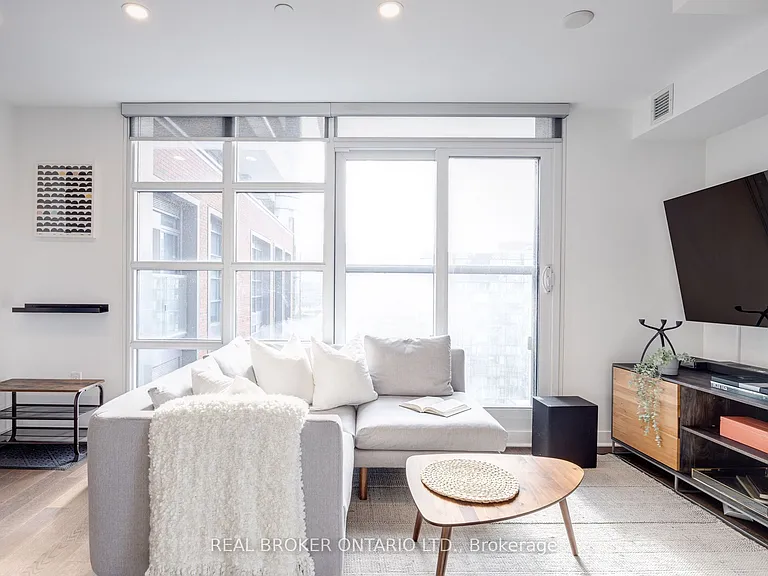501 Adelaide St W #1308 — Photo 4