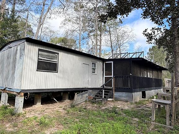 2nd image of 504 Bob Wills Rd