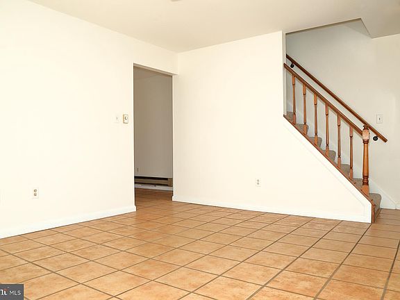 5th image of 1051 Tom Paine Dr