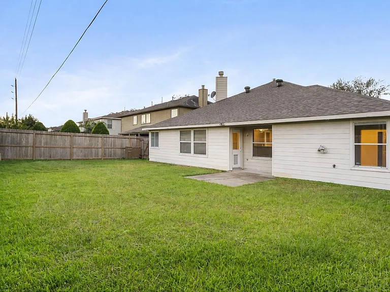 3522 Brackenfern Rd — Photo 16