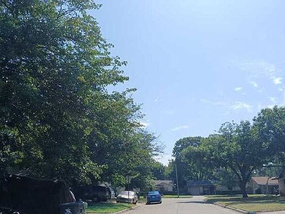 5th image of 2203 Hackberry Dr