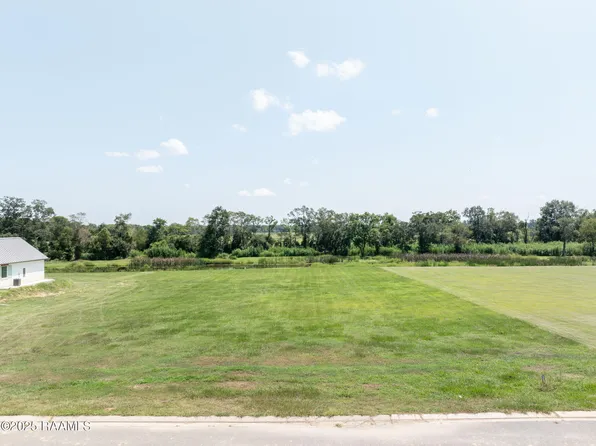 102 Farmhouse Rd, Broussard, LA 70518