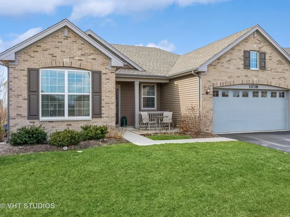 1038 Honey Locust Dr, Crystal Lake, IL 60012