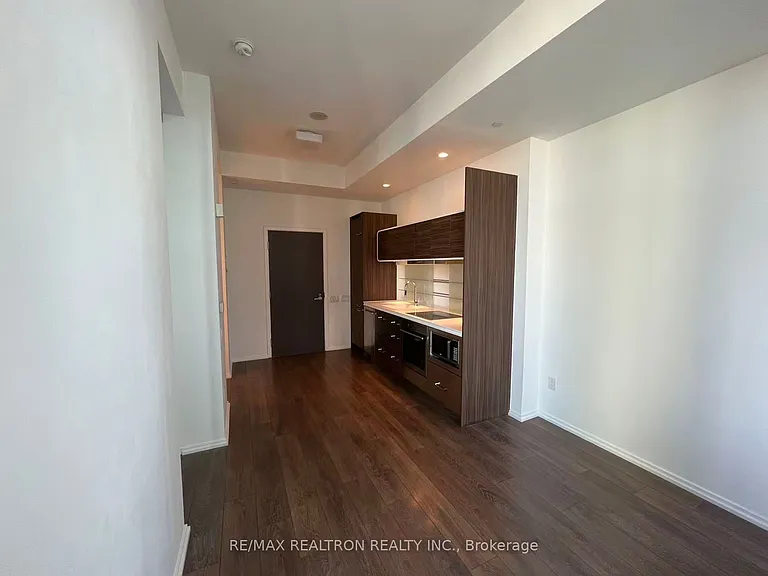 45 Charles St E #5105 — Photo 4