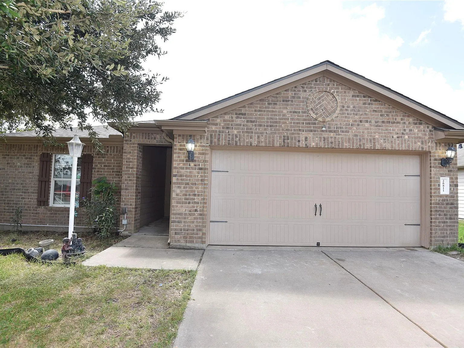 3 bed, 2.0 bath, 1261 sqft, $1,795 — Photo 1