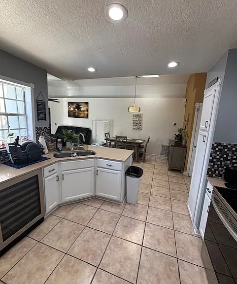 643 Basingstoke Ct — Photo 12