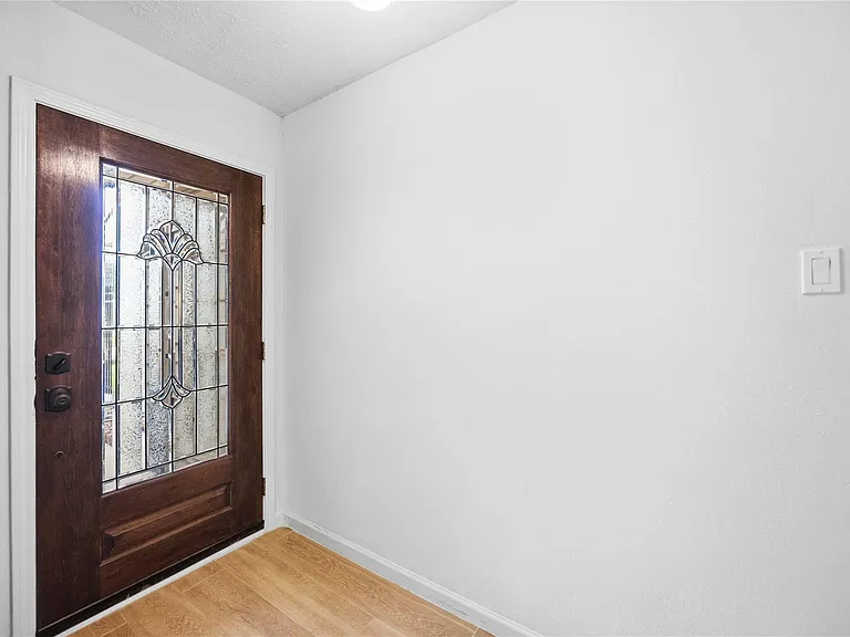 16202 Mill Point Dr — Photo 5