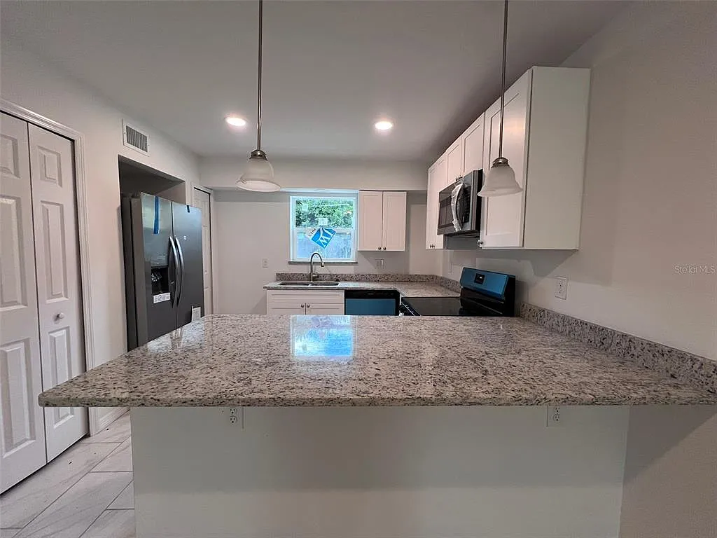 2 bed, 2.0 bath, 1040 sqft, $1,500 — Photo 2