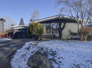 3420 W Lane Cres SW, Calgary, AB T3E5X2