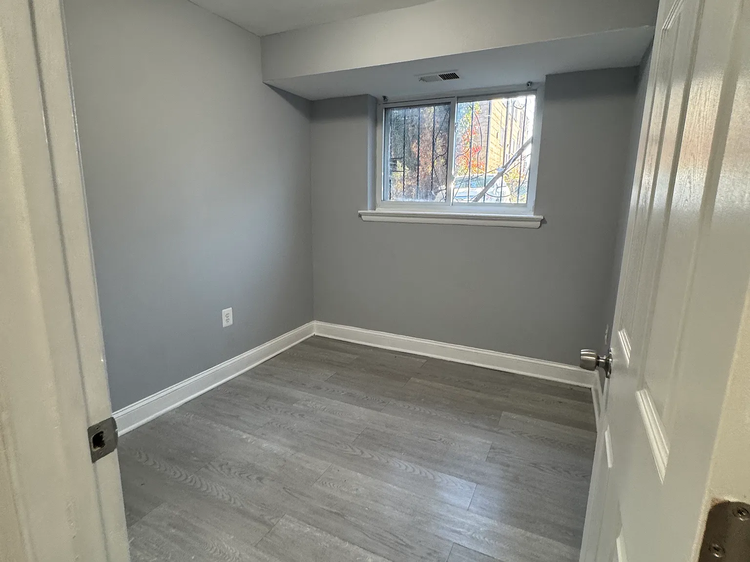 2 bed, 665 sqft, $2,200 — Photo 2