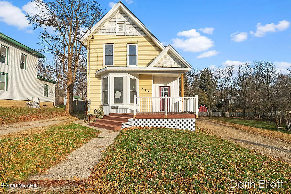 444 E Lincoln Ave photo 1
