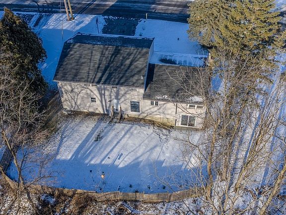 3rd image of 101 Brookside Ln