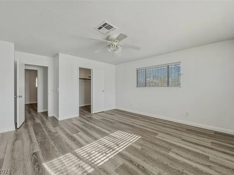 6760 W Oakey Blvd — Photo 29