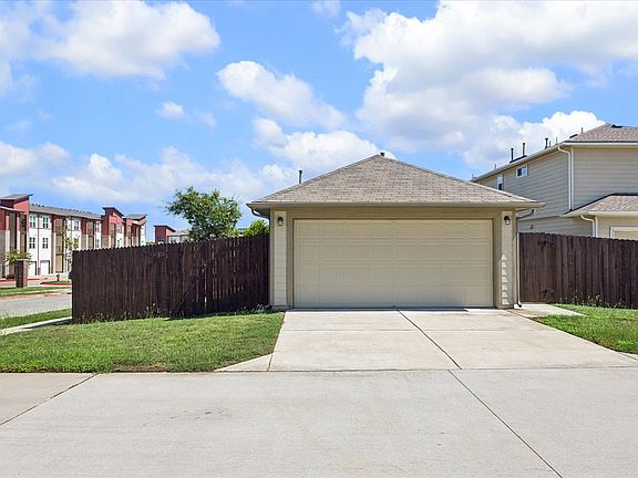 2nd image of 10110 Lampton Ln