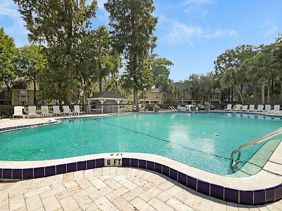 4th image of 4022 Versailles Dr #C