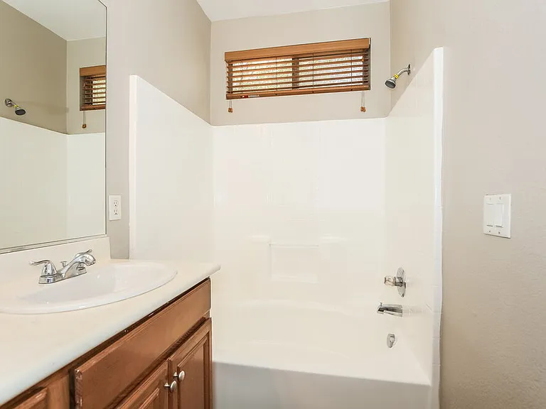 4344 Desert Home Ave — Photo 12
