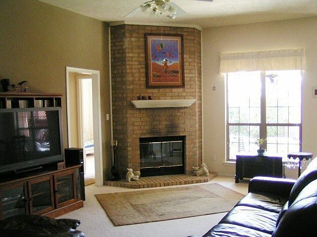 2nd image of 6812 La Merida Ave NE