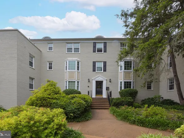 822 S Arlington Mill Dr #2-301, Arlington, VA 22204