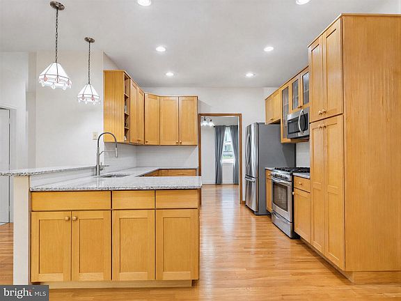 3rd image of 22393 Deerpath Ct