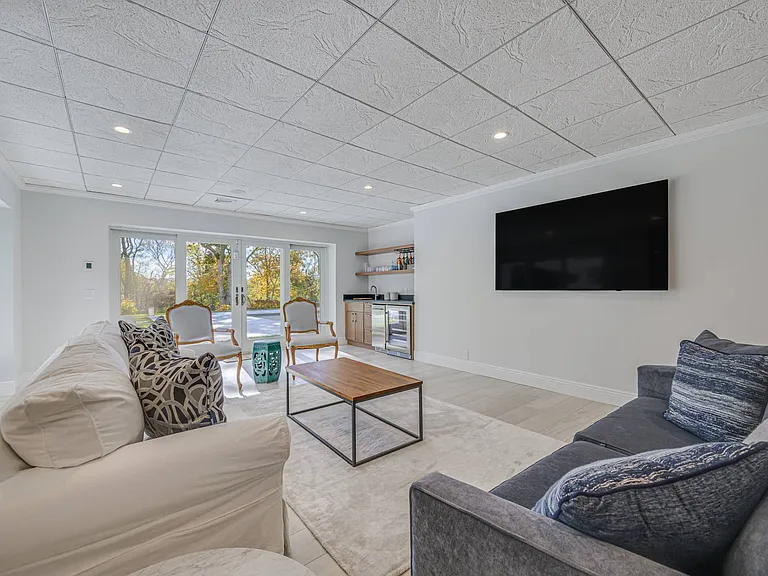 58 Edge Of Woods Rd — Photo 22