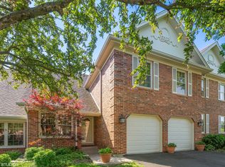 855 West Driveway, Glen Ellyn, IL 60137