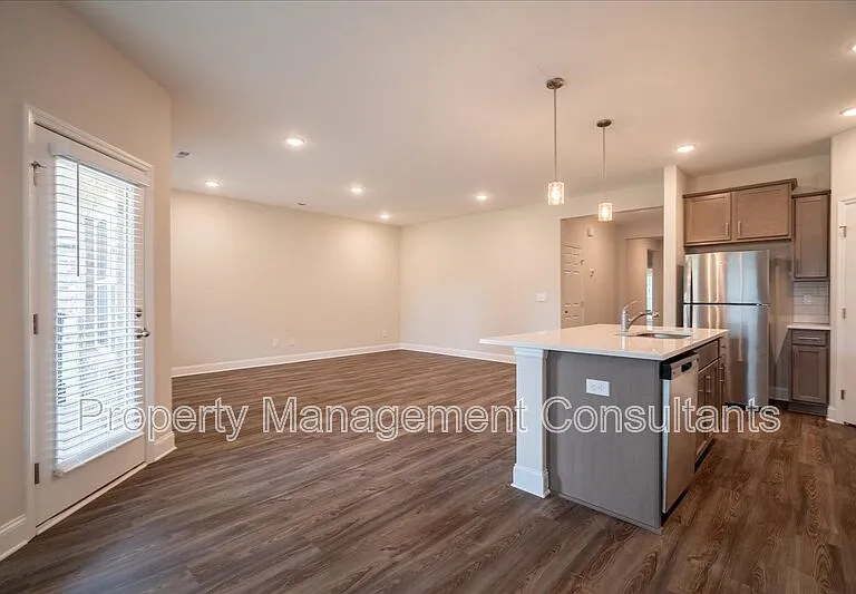 330 Creek Grove Ave — Photo 16