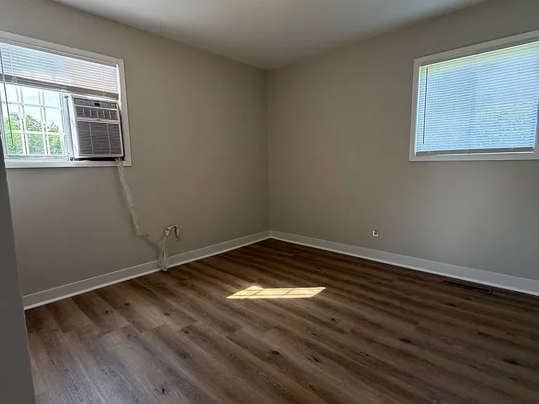 106 Tulip Dr — Photo 11