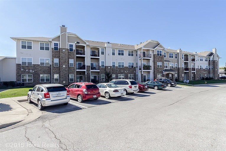 1st image of 1331 SE University Ave Unit 306